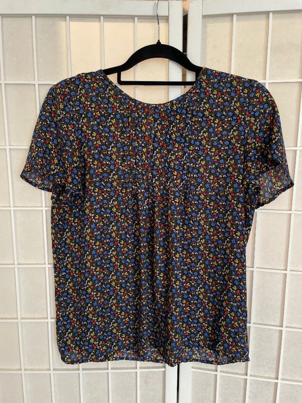 Cece blouse floral crew neck Small